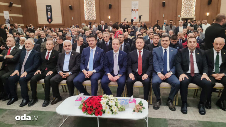 Necmettin Erbakan birleştirdi: Dört liderden Konya’da mesaj